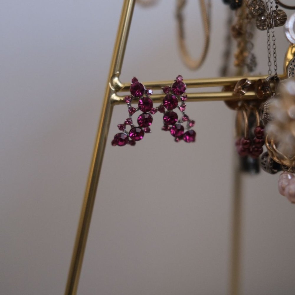 Stylish Pink Earrings - Effortless Charm!